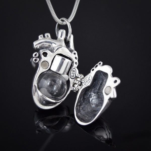 Anatomical Heart, Ashes Locket